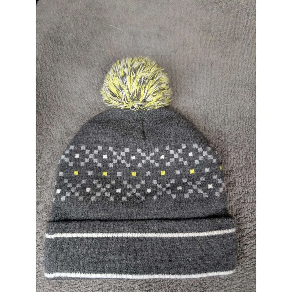 Youth I'm‎ Batman Gray Cuffed Knit Hat Pom One Size Fits Most